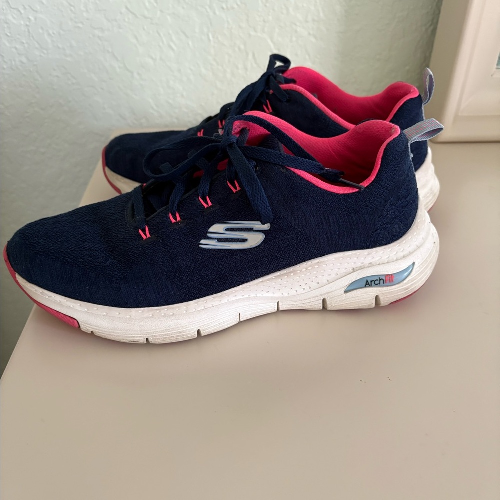 Skechers Arch Fit.